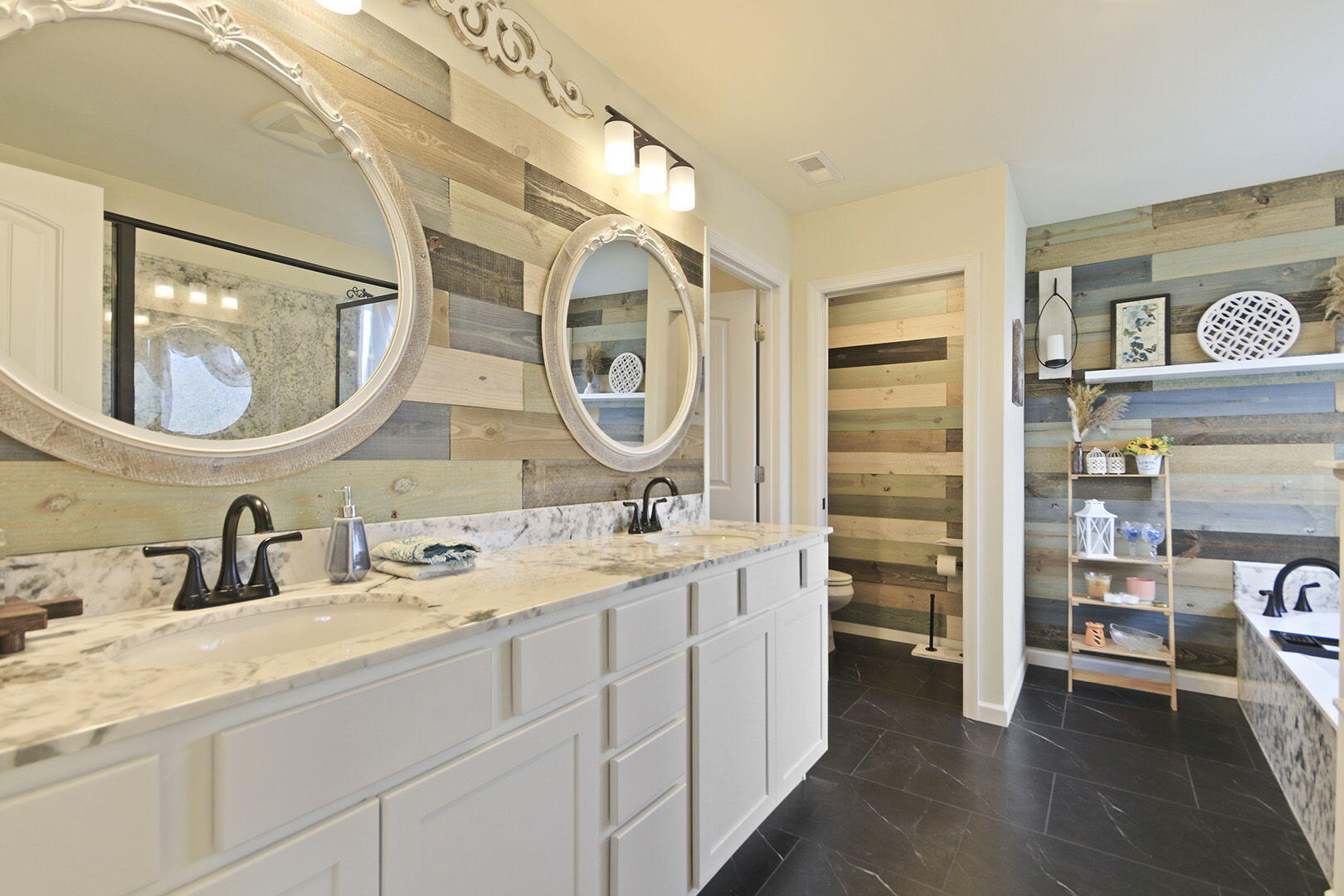 ASHLAND, Missouri, 65010, United States, 4 Bedrooms Bedrooms, ,3 BathroomsBathrooms,Residential,For Sale,1981891