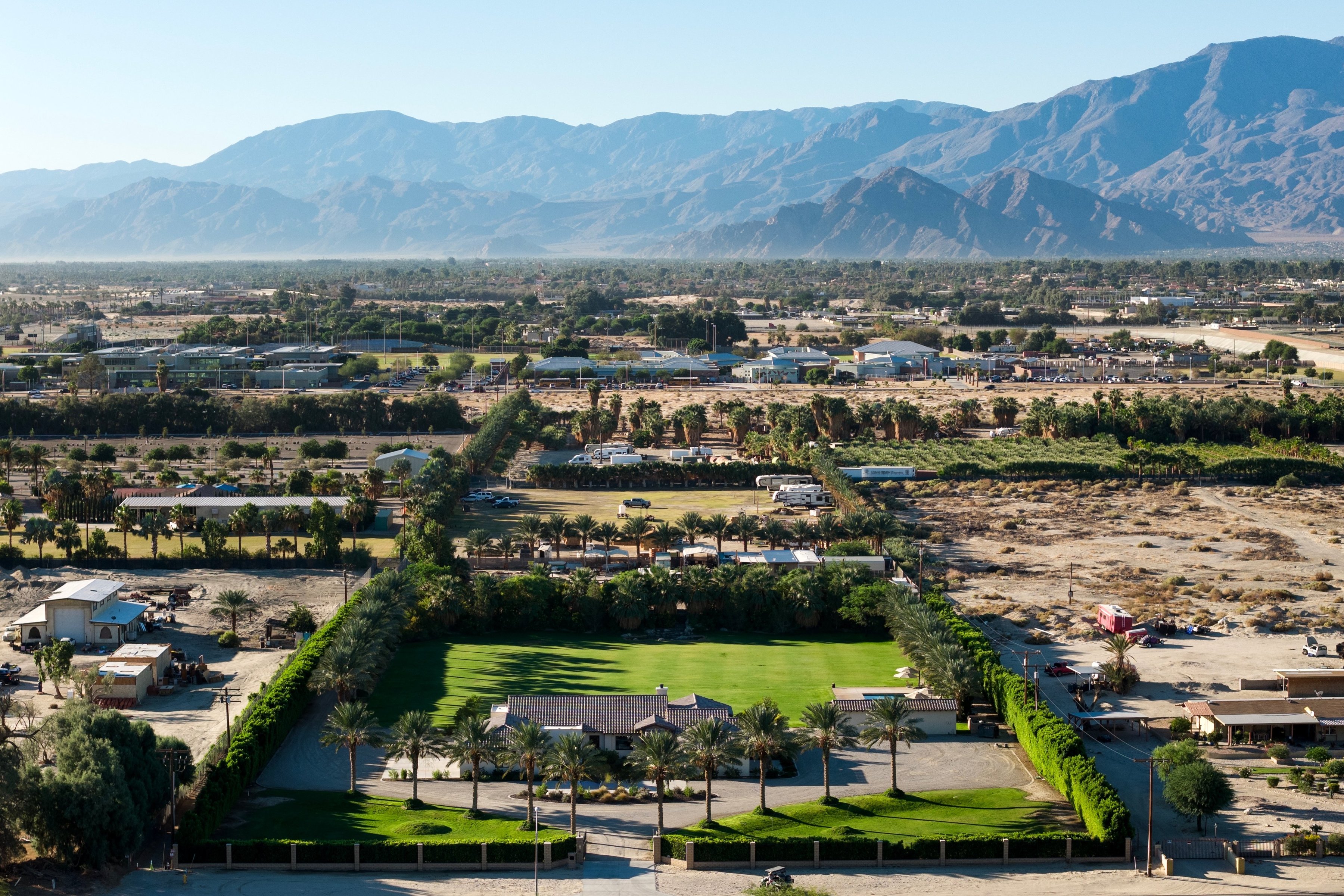  A Desert Retreat Designed to Earn and Entertain - 物件實景