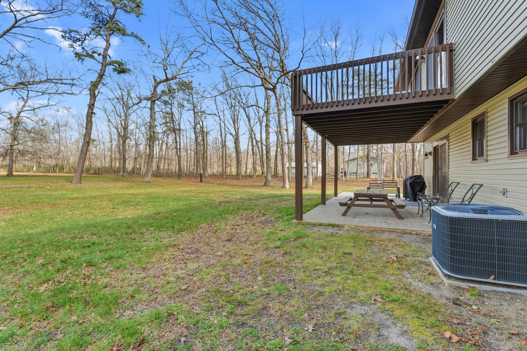  6311 Pine St - 物件實景