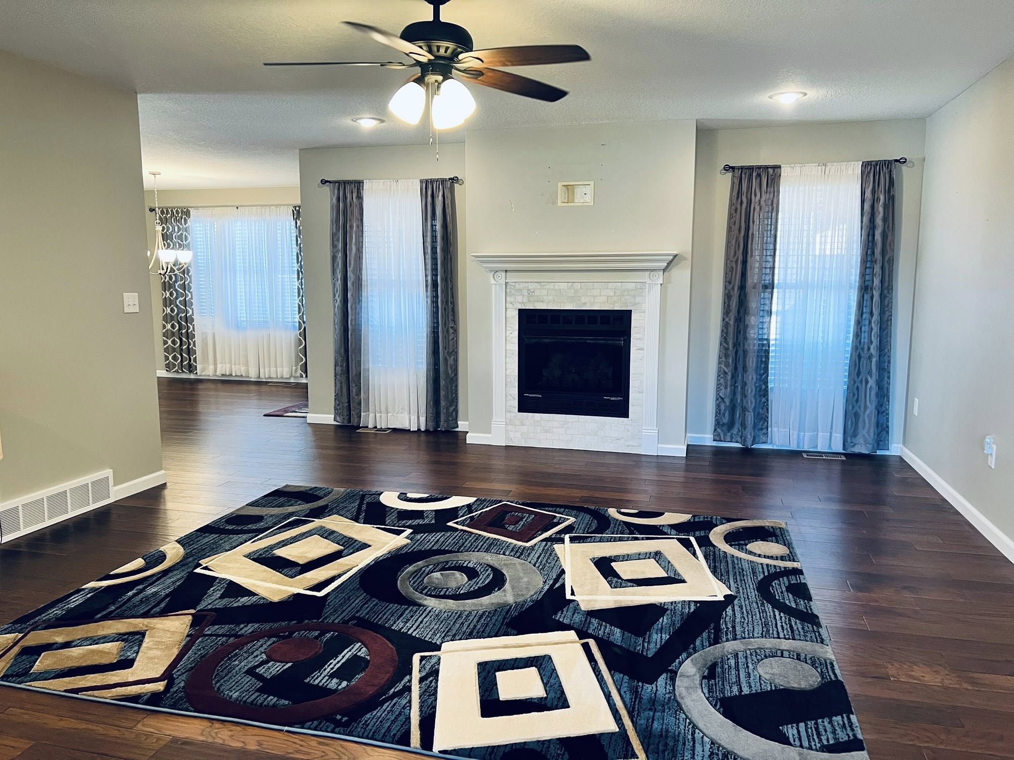 Hannibal, Missouri, 6341, United States, 4 Bedrooms Bedrooms, ,4 BathroomsBathrooms,Residential,For Sale,2005441