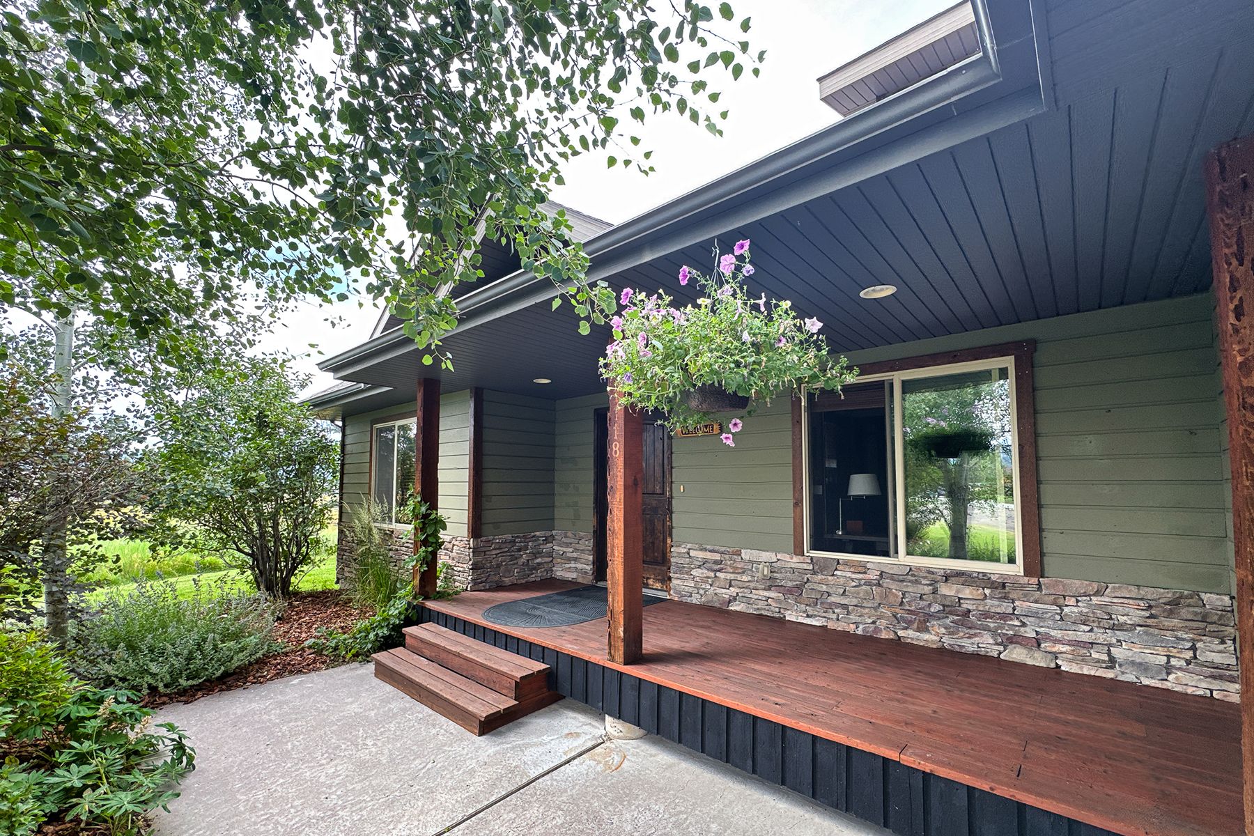  Charming Vaulted-Ceiling Ranch in River Meadows - 物件實景