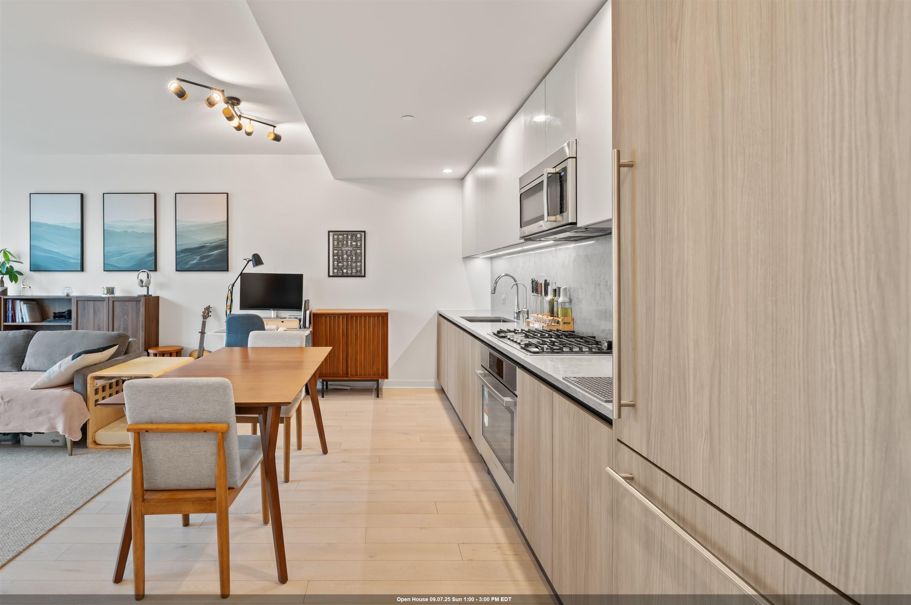 Jersey City, New Jersey, 07302, United States, 1 Bedroom Bedrooms, ,1 BathroomBathrooms,Residential,For Sale,1941676