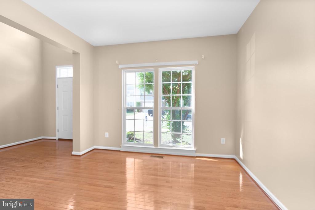 Fredericksburg, Virginia, 22407, United States, 4 Bedrooms Bedrooms, ,4 BathroomsBathrooms,Residential,For Sale,1883172