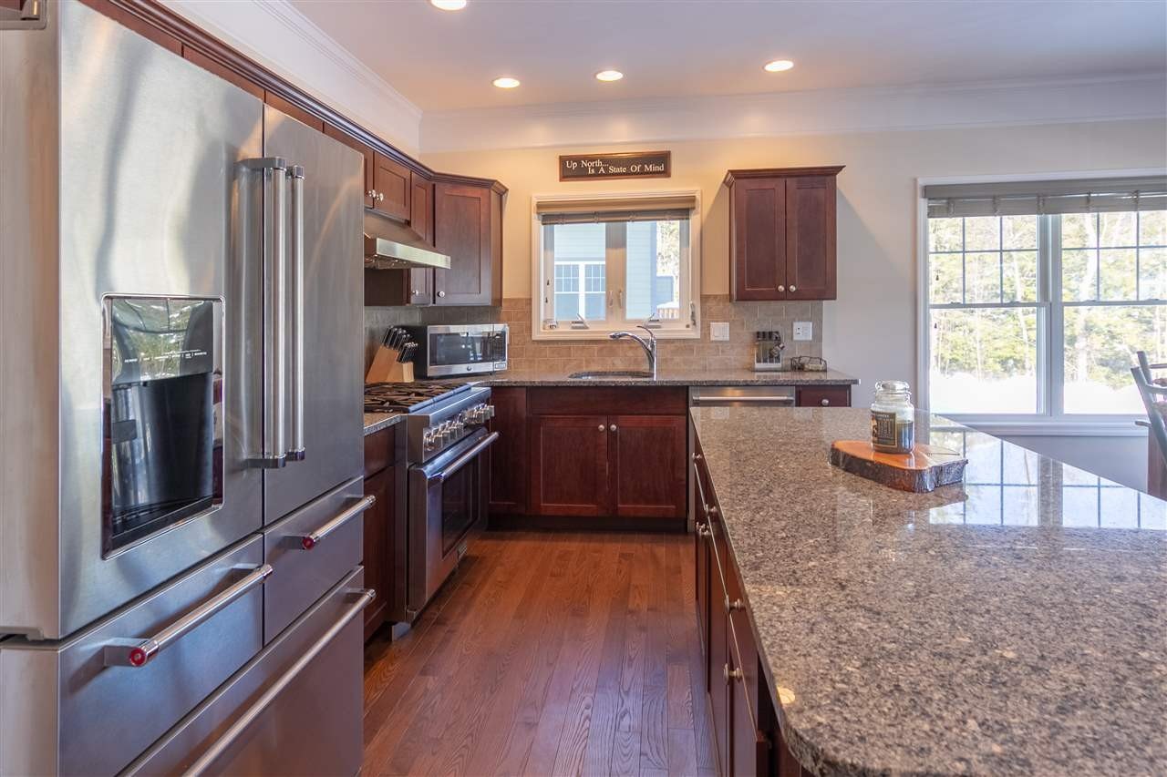 Lincoln, New Hampshire, 03251, United States, 5 Bedrooms Bedrooms, ,5 BathroomsBathrooms,Residential,For Sale,1978136