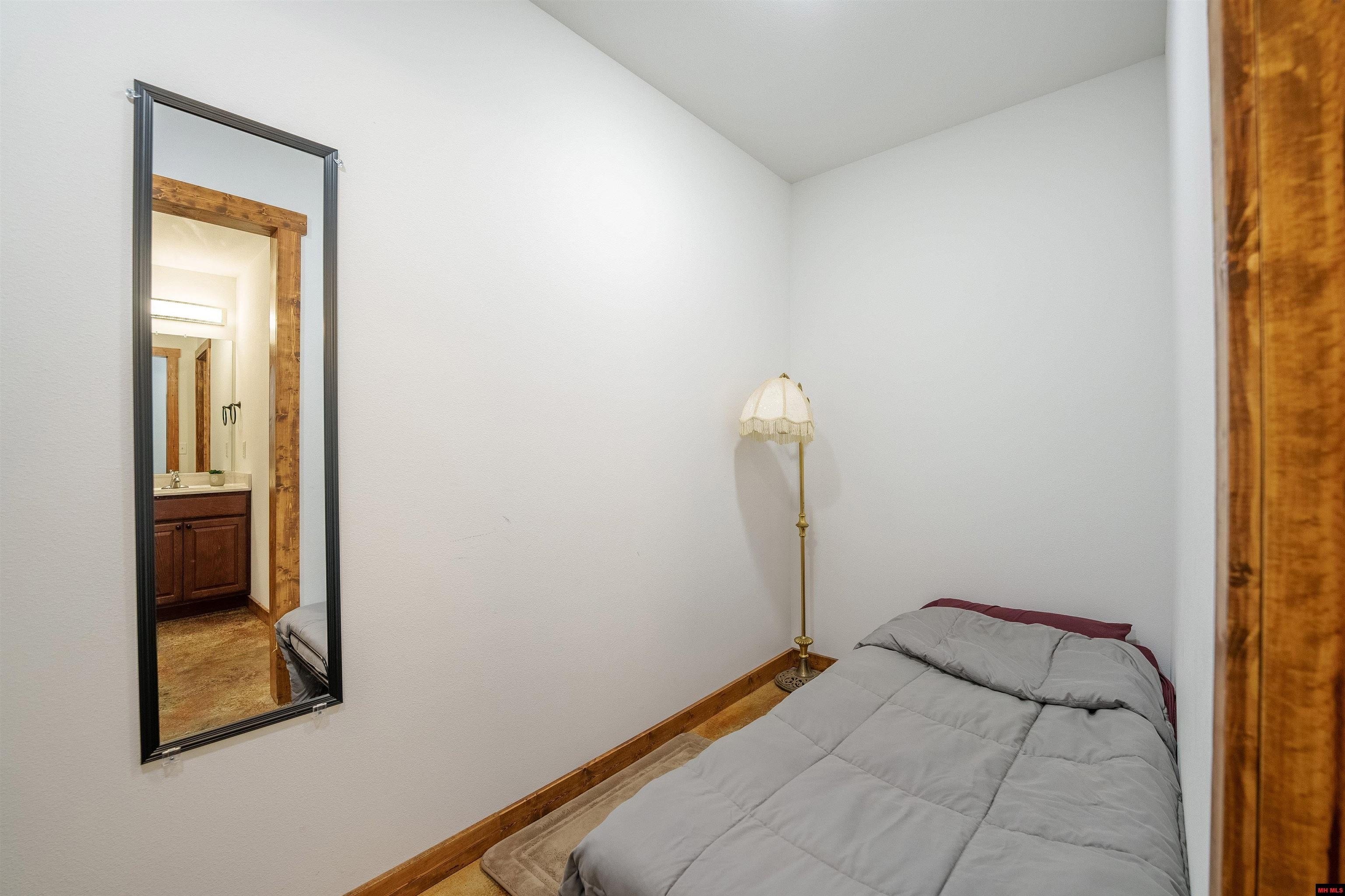 Norfork, Arkansas, 72658, United States, 4 Bedrooms Bedrooms, ,4 BathroomsBathrooms,Residential,For Sale,1976575