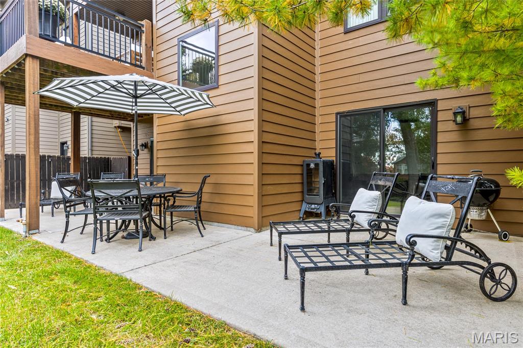 University City, Missouri, 63105, United States, 4 Bedrooms Bedrooms, ,5 BathroomsBathrooms,Residential,For Sale,1989585