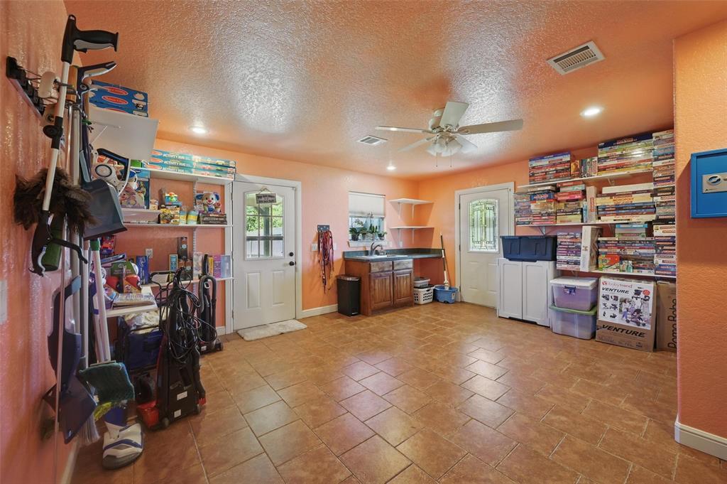 Cleburne, Texas, 76031, United States, 4 Bedrooms Bedrooms, ,4 BathroomsBathrooms,Residential,For Sale,1827195
