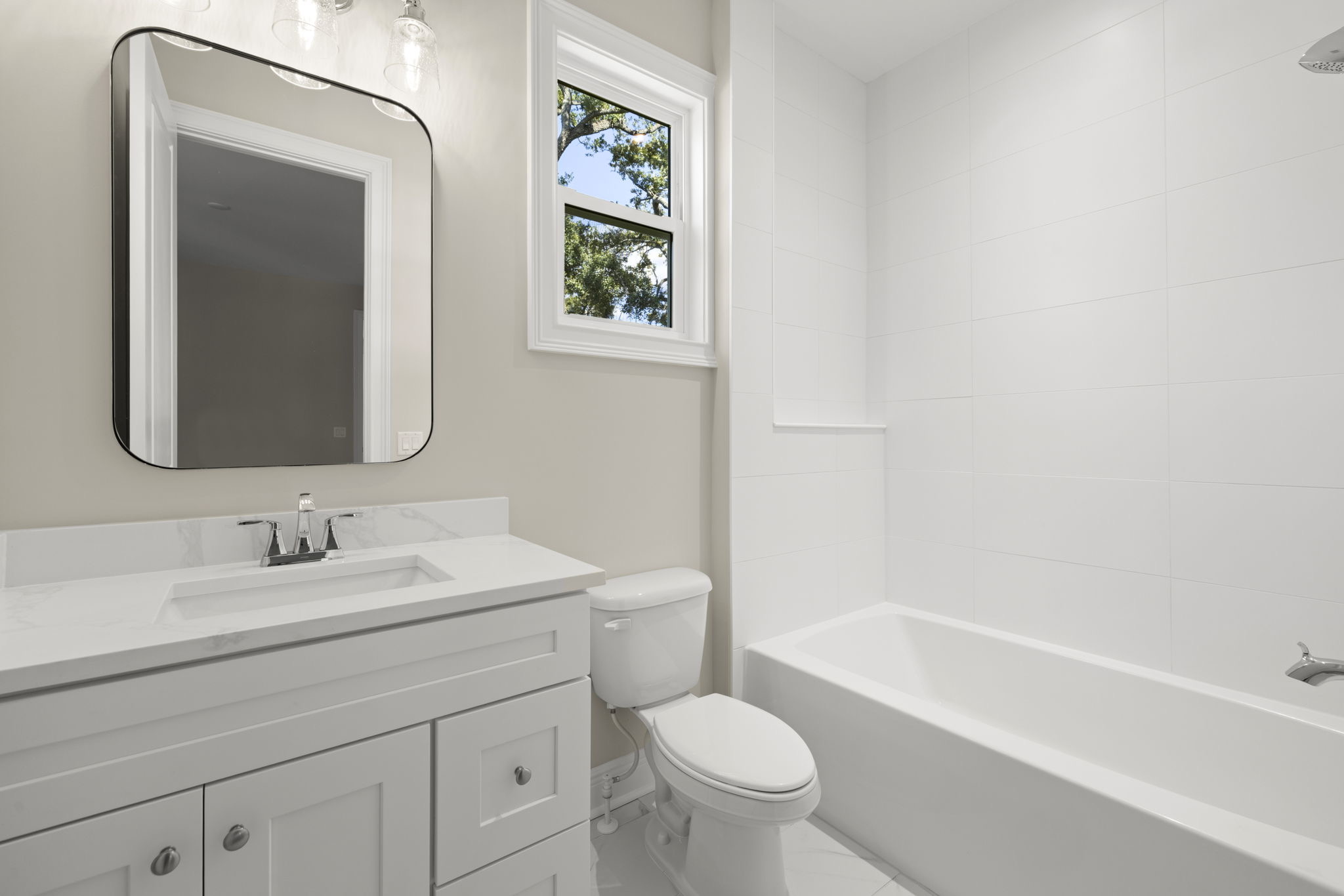 Tampa, Florida, 33629, United States, 4 Bedrooms Bedrooms, ,5 BathroomsBathrooms,Residential,For Sale,1986126