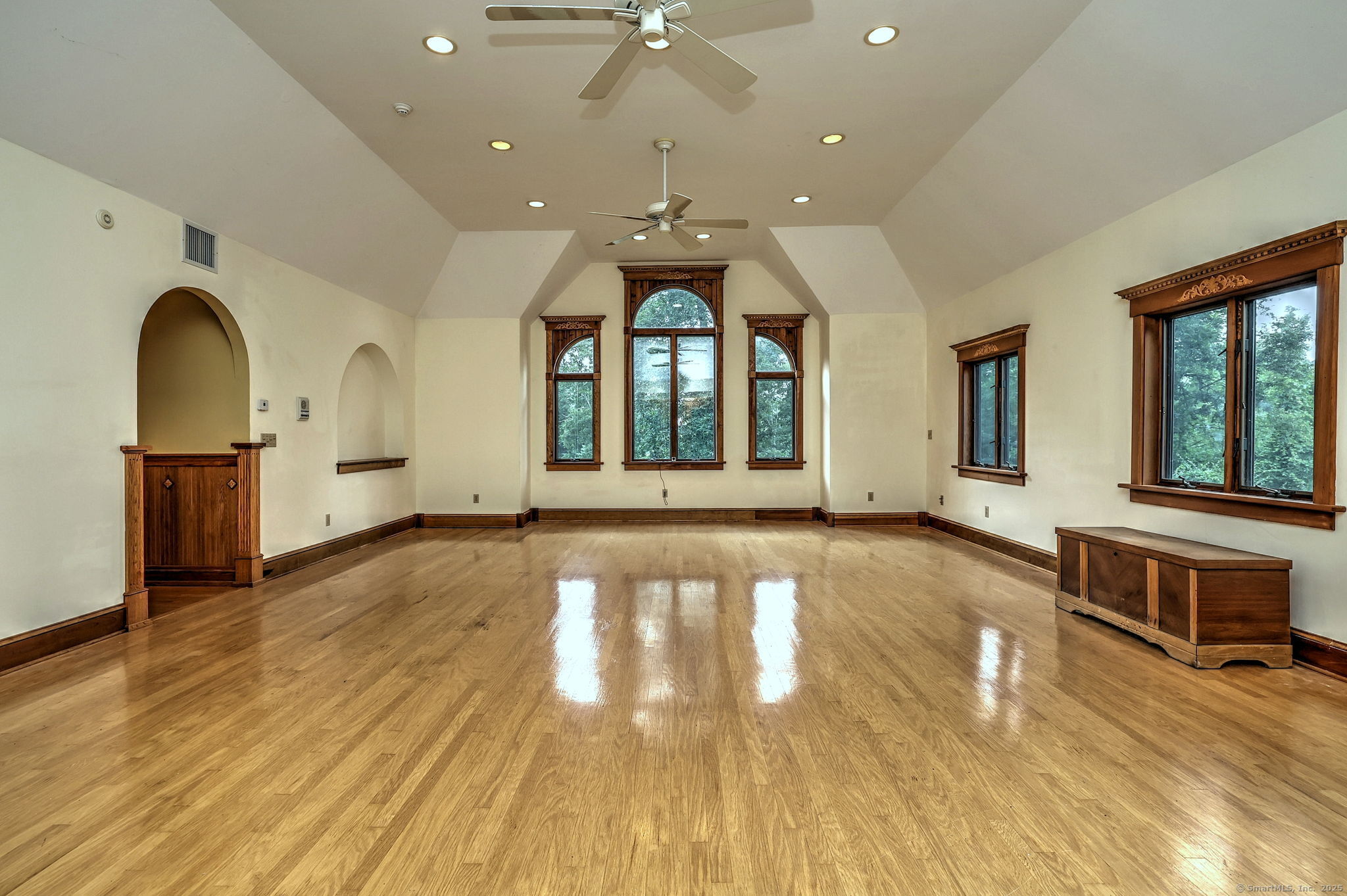 Bethany, Connecticut, 06524, United States, 4 Bedrooms Bedrooms, ,4 BathroomsBathrooms,Residential,For Sale,1905927