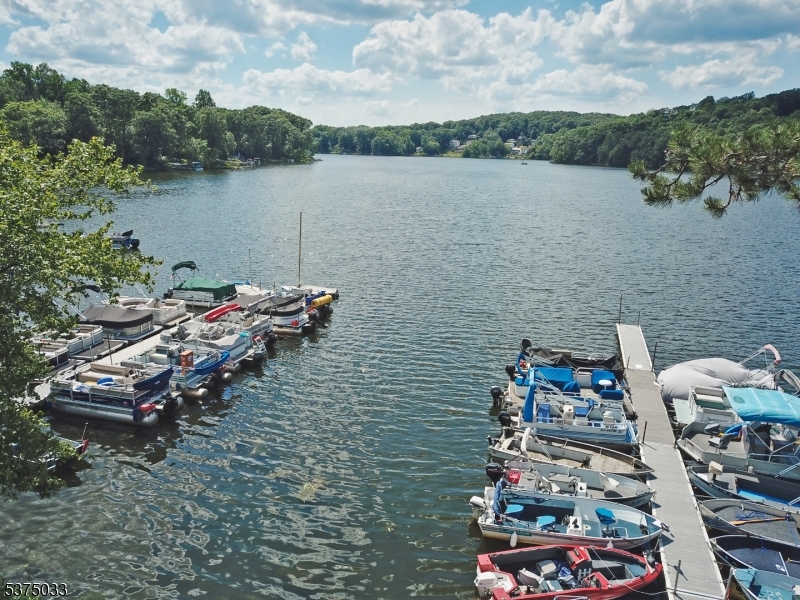 Rockaway Twp., New Jersey, 07866, United States, 3 Bedrooms Bedrooms, ,3 BathroomsBathrooms,Residential,For Sale,1906330
