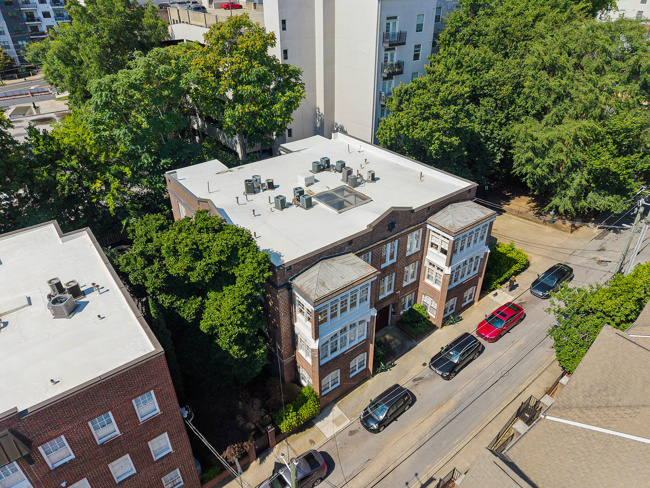  Top-Floor, End-Unit Condo in Historic Midtown Building - 物件實景