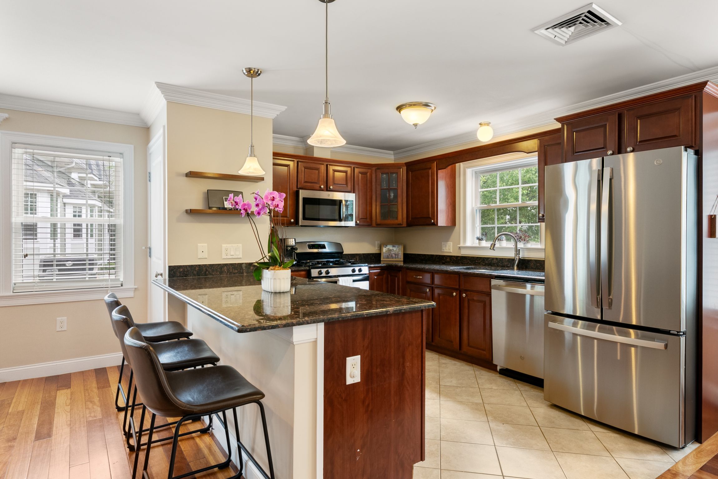  580 Quarry Street, Quincy, MA, 02169 - 物件實景