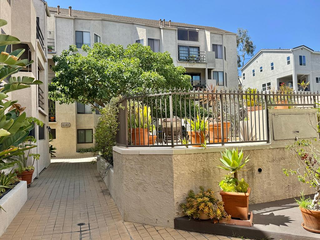 Long Beach, California, 90815, United States, 2 Bedrooms Bedrooms, ,2 BathroomsBathrooms,Residential,For Sale,1830564