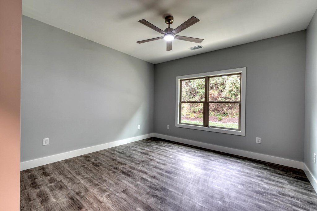 Hiawassee, Georgia, 30546, United States, 3 Bedrooms Bedrooms, ,3 BathroomsBathrooms,Residential,For Sale,1982647