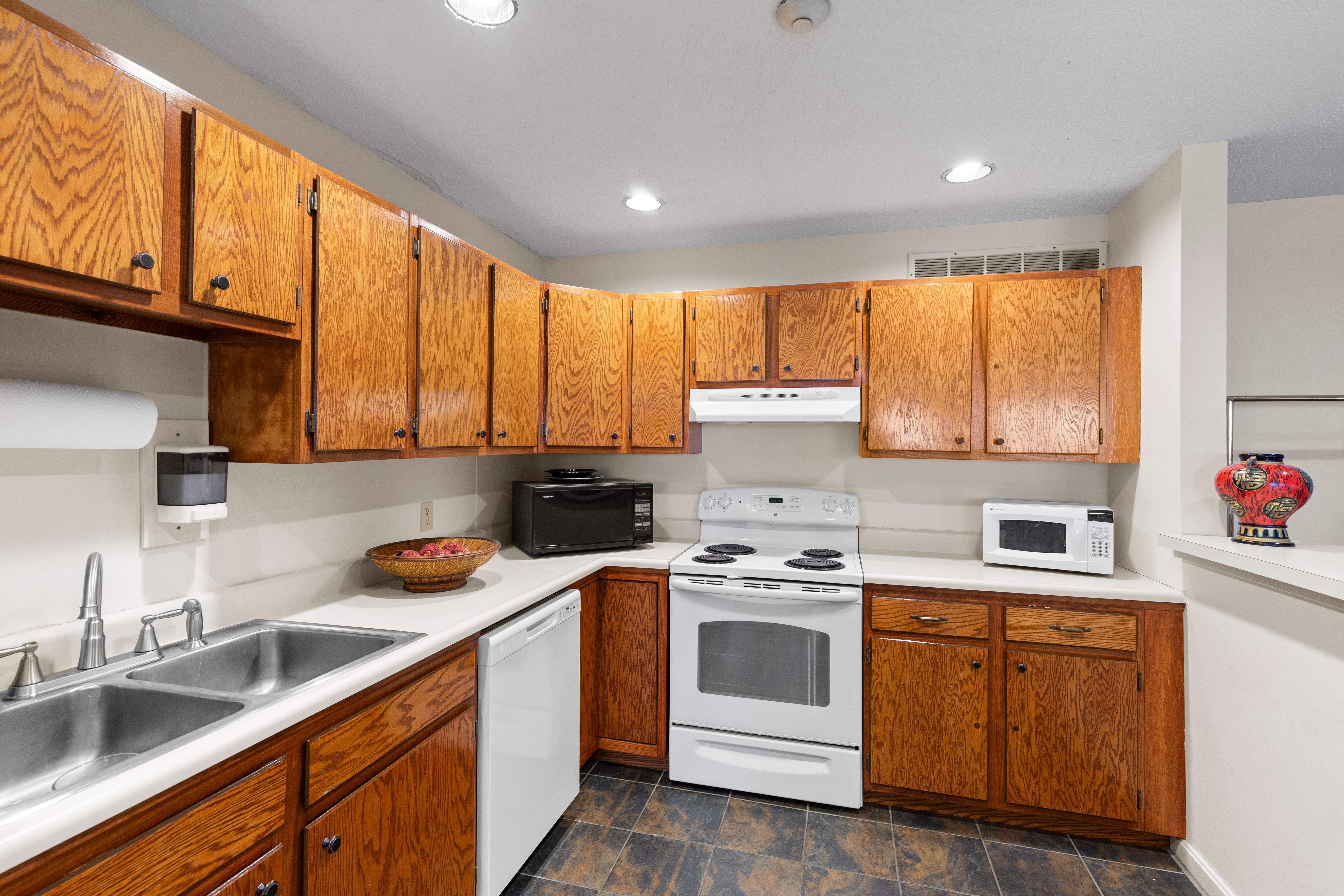  209 White Cedar Boulevard, Portsmouth, NH, 03801 - 物件實景
