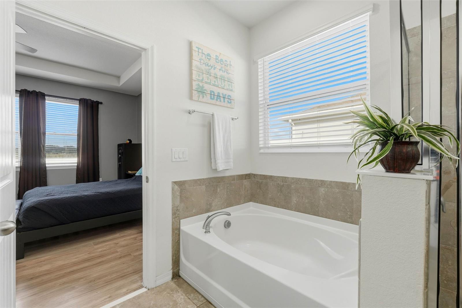 KISSIMMEE, Florida, 34744, United States, 4 Bedrooms Bedrooms, ,4 BathroomsBathrooms,Residential,For Sale,1986116