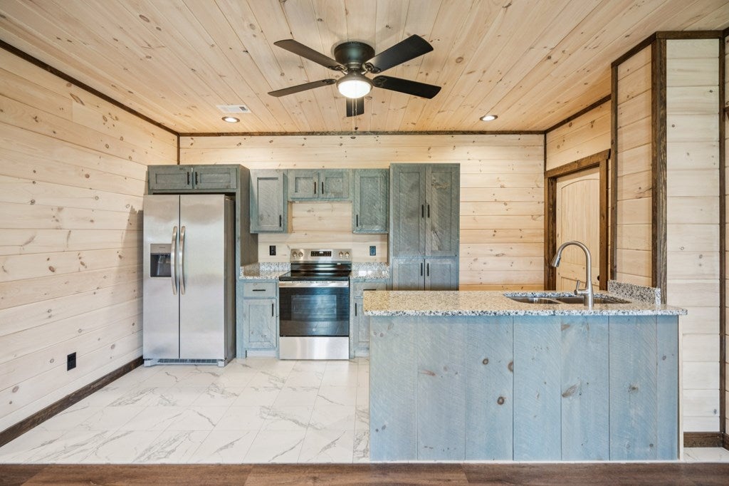Morganton, Georgia, 30560, United States, 4 Bedrooms Bedrooms, ,3 BathroomsBathrooms,Residential,For Sale,1929478