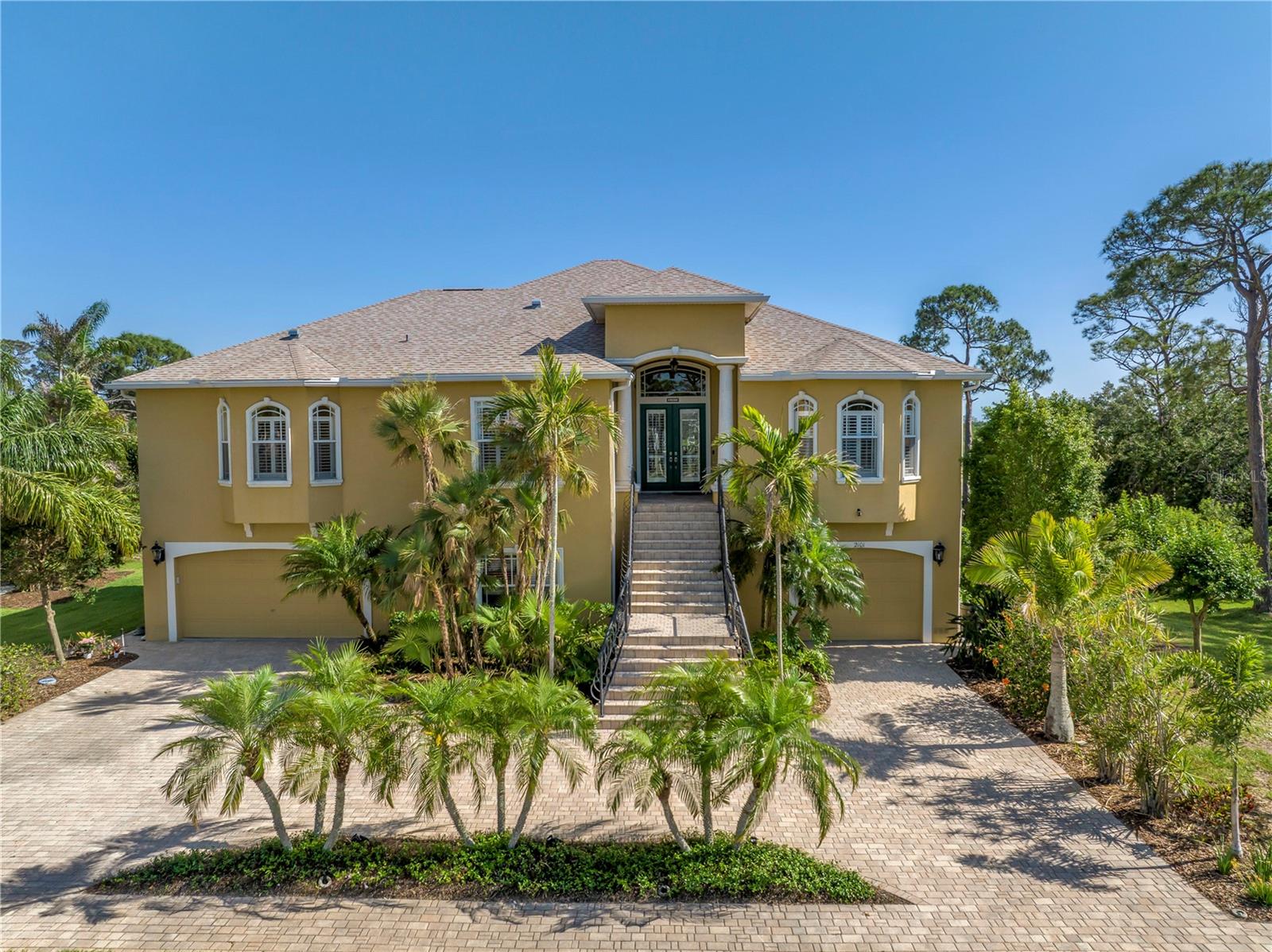 Tarpon Springs, Florida, 34689, United States, 4 Bedrooms Bedrooms, ,4 BathroomsBathrooms,Residential,For Sale,1975840