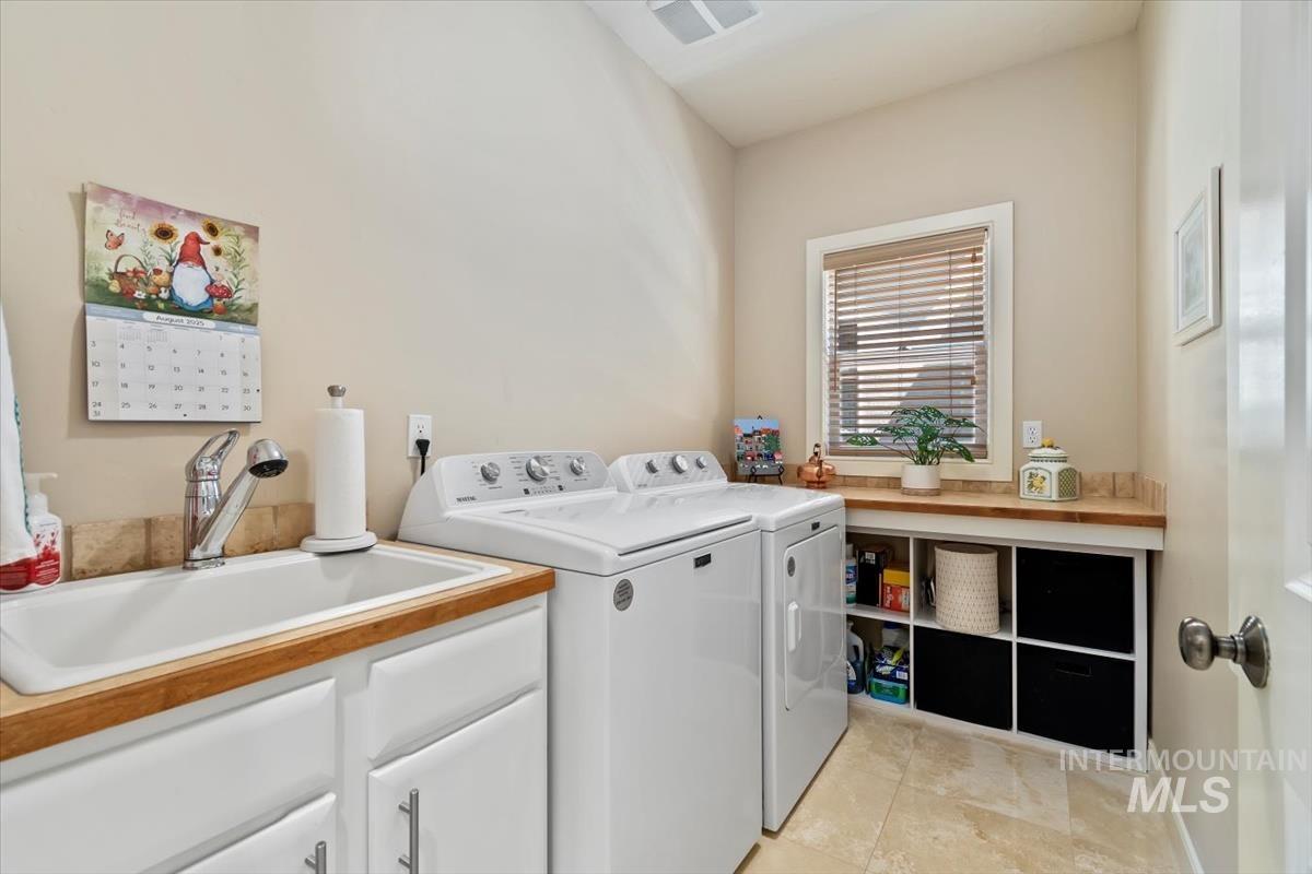 Eagle, Idaho, 83616-7135, United States, 4 Bedrooms Bedrooms, ,Residential,For Sale,1925898