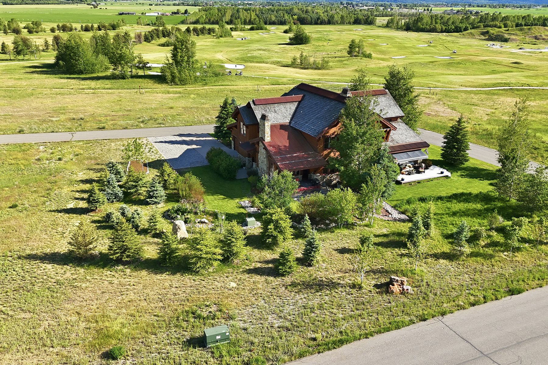  Luxury Home with Oversized Lot - 物件實景