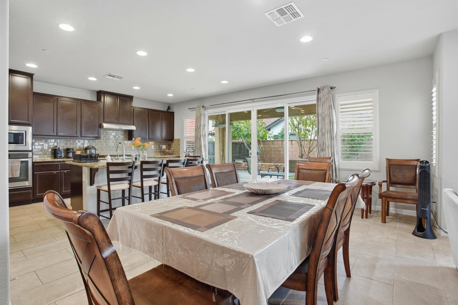 Elk Grove, California, 95757, United States, 4 Bedrooms Bedrooms, ,4 BathroomsBathrooms,Residential,For Sale,1999754