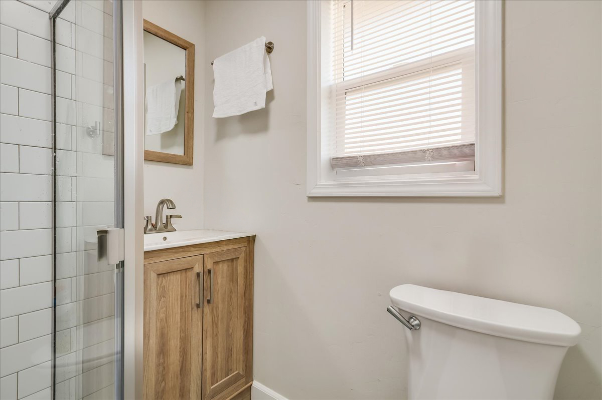 Cheyenne, Wyoming, 82001, United States, 4 Bedrooms Bedrooms, ,4 BathroomsBathrooms,Residential,For Sale,1978140