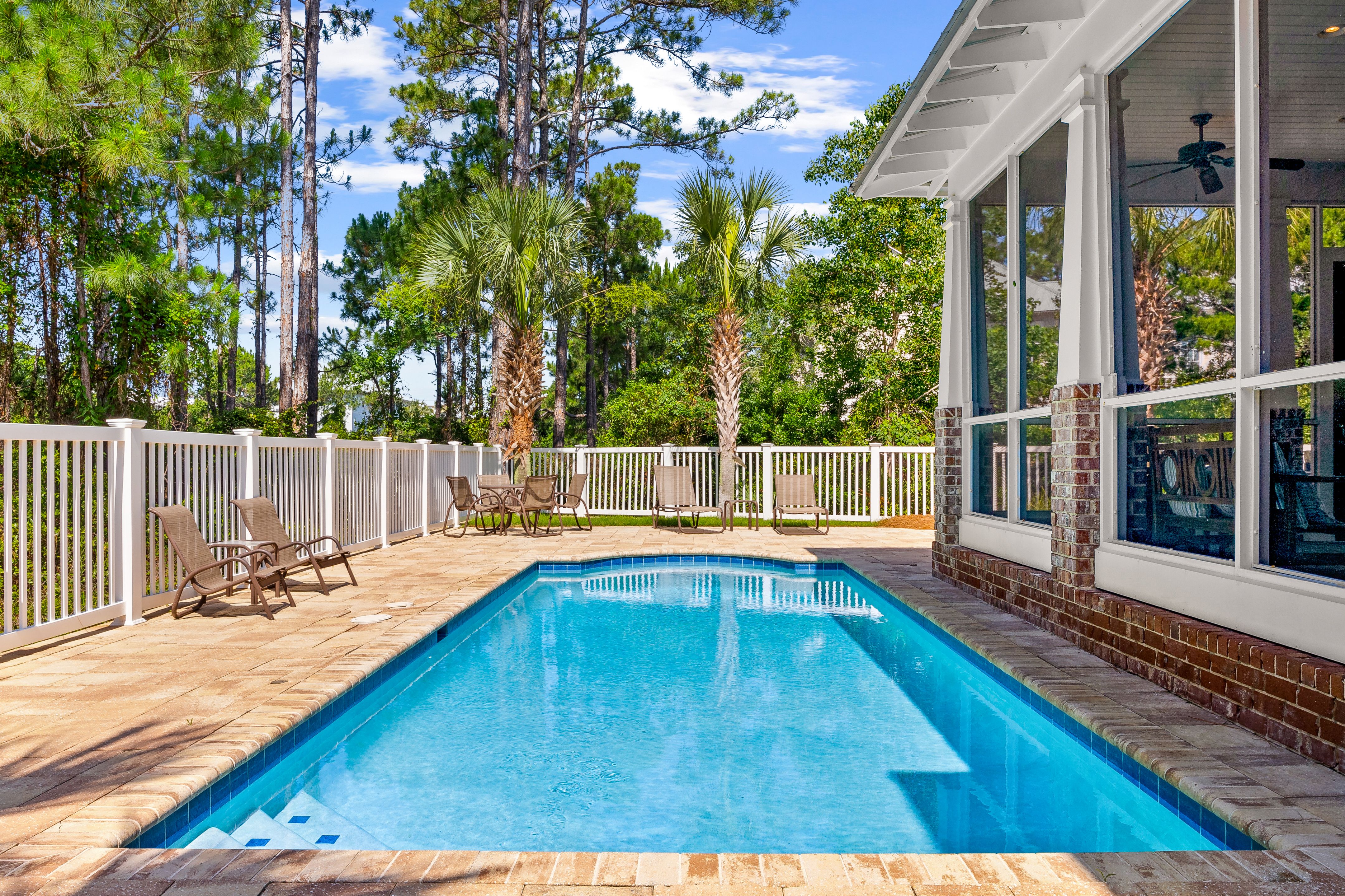  Custom Coastal Home with Privacy, Pool & No HOA - 物件實景