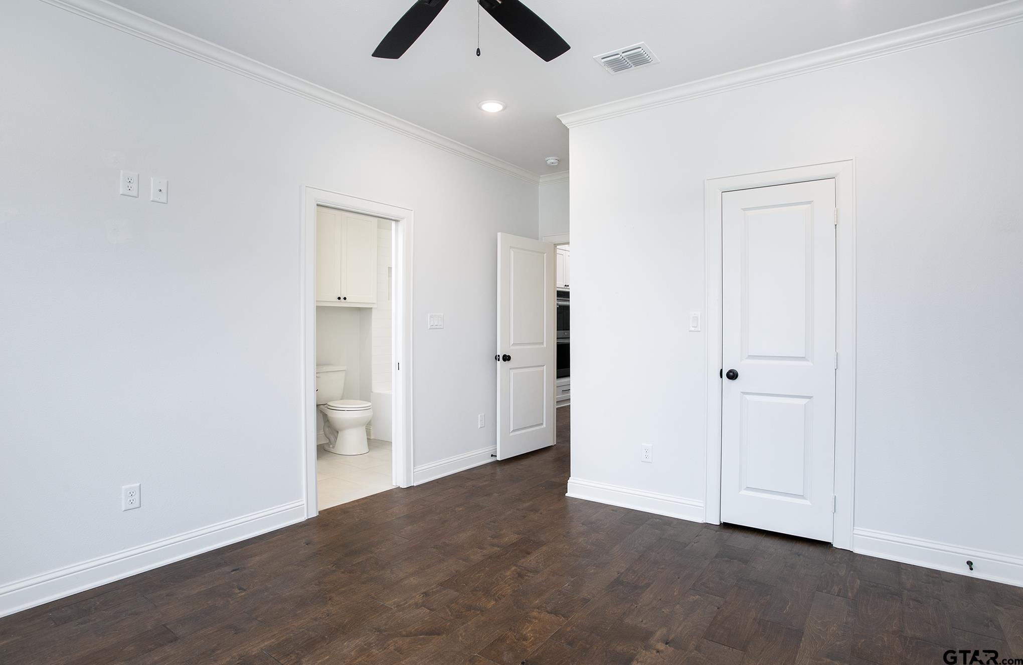 Tyler, Texas, 75703, United States, 5 Bedrooms Bedrooms, ,3 BathroomsBathrooms,Residential,For Sale,1900934