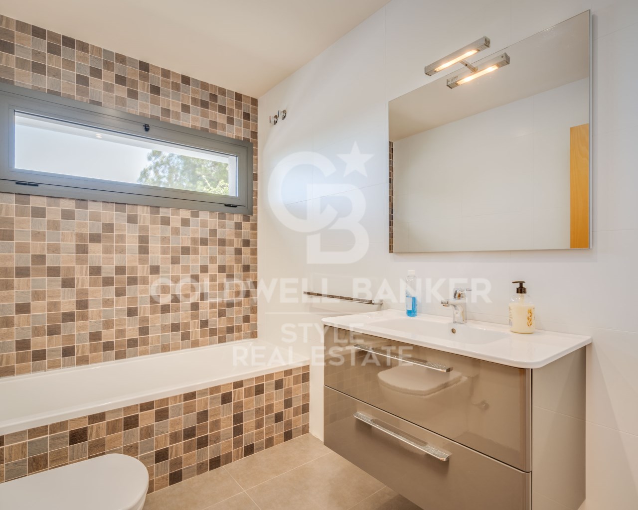 Matadepera, Catalonia, ES, 5 Bedrooms Bedrooms, ,2 BathroomsBathrooms,Residential,For Sale,1720795