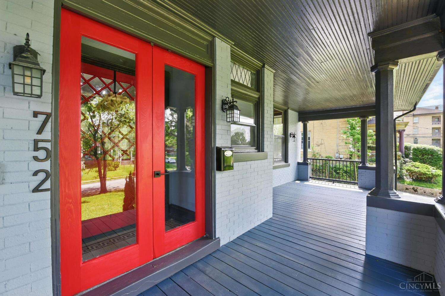 Cincinnati, Ohio, 45229, United States, 7 Bedrooms Bedrooms, ,5 BathroomsBathrooms,Residential,For Sale,1821306