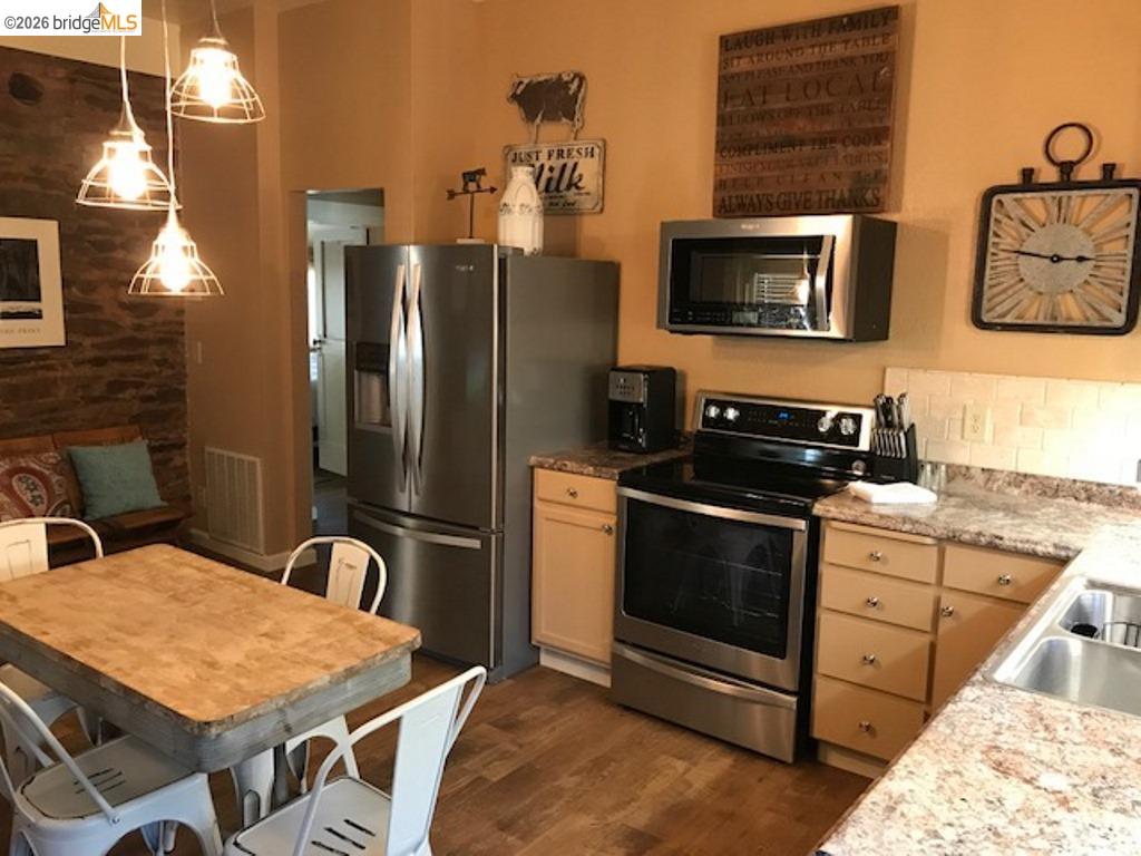 Jamestown, California, 95327, United States, 2 Bedrooms Bedrooms, ,Residential,For Sale,2042999