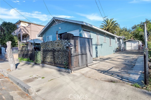 Los Angeles, California, 90023, United States, 3 Bedrooms Bedrooms, ,Residential,For Sale,1879139