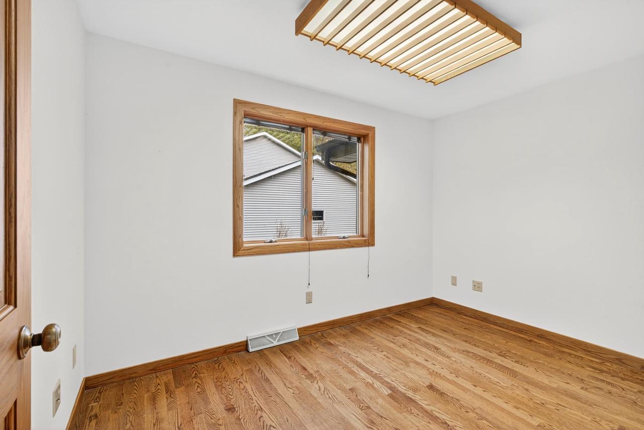 Oshkosh, Wisconsin, 54904, United States, 4 Bedrooms Bedrooms, ,3 BathroomsBathrooms,Residential,For Sale,1978045