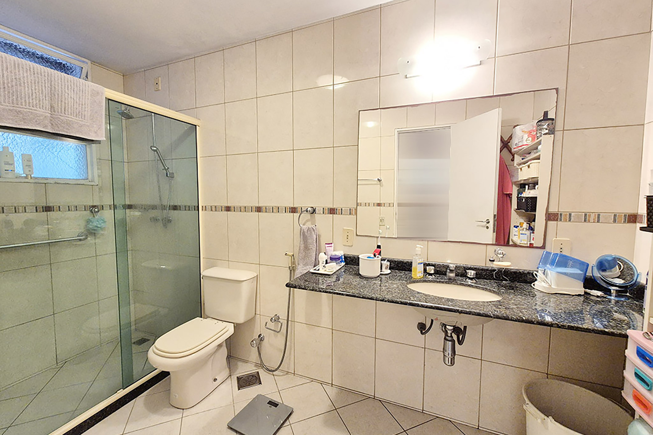  Apartment with a Generous Floor Plan on Praça Eugênio Jardim - 物件實景