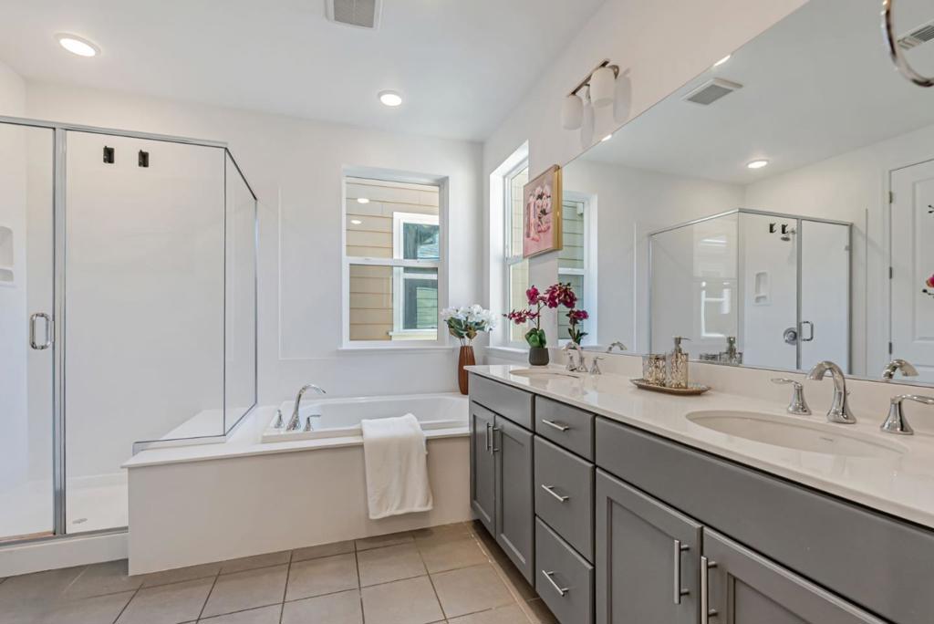 Hercules, California, 94547, United States, 4 Bedrooms Bedrooms, ,3 BathroomsBathrooms,Residential,For Sale,1978520