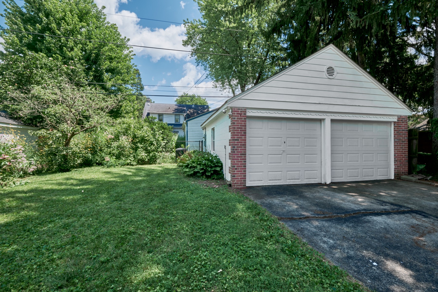  Four Bedroom Brick Cottage in Historic Butler-Tarkington - 物件實景