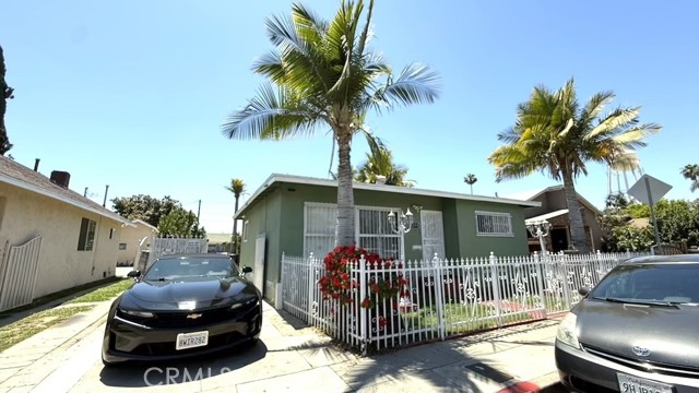 Huntington Park, California, 90255, United States, 4 Bedrooms Bedrooms, ,Residential,For Sale,1836286