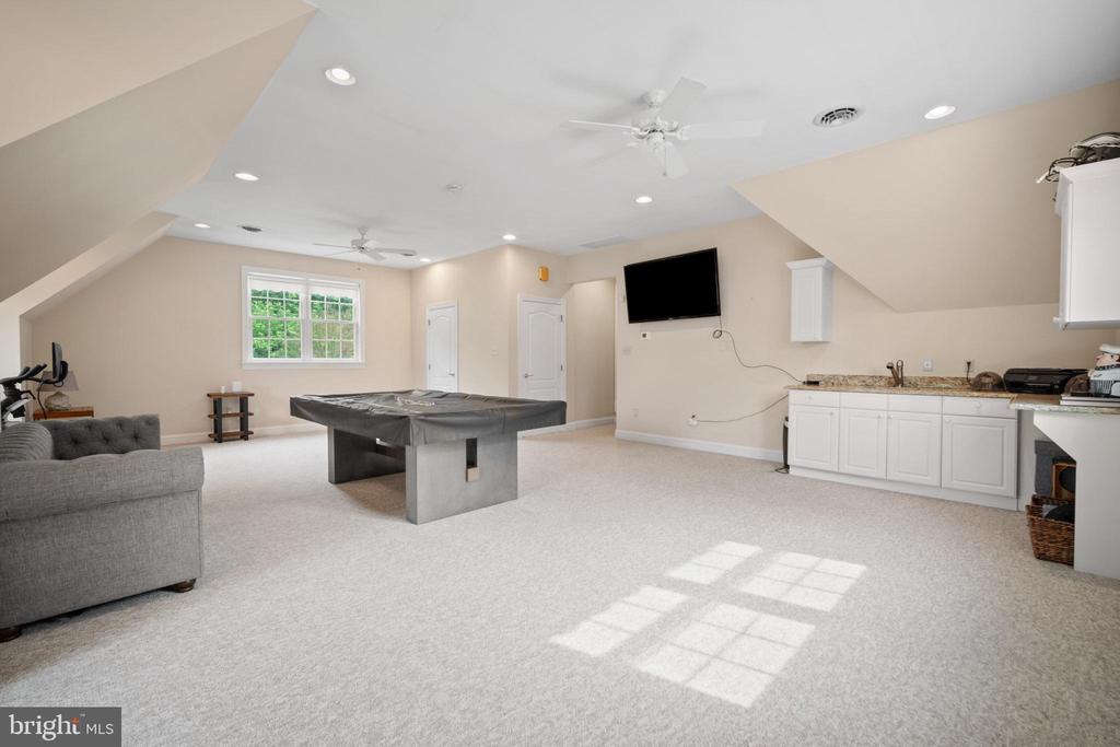 Hammonton, New Jersey, 08037, United States, 5 Bedrooms Bedrooms, ,5 BathroomsBathrooms,Residential,For Sale,1834534