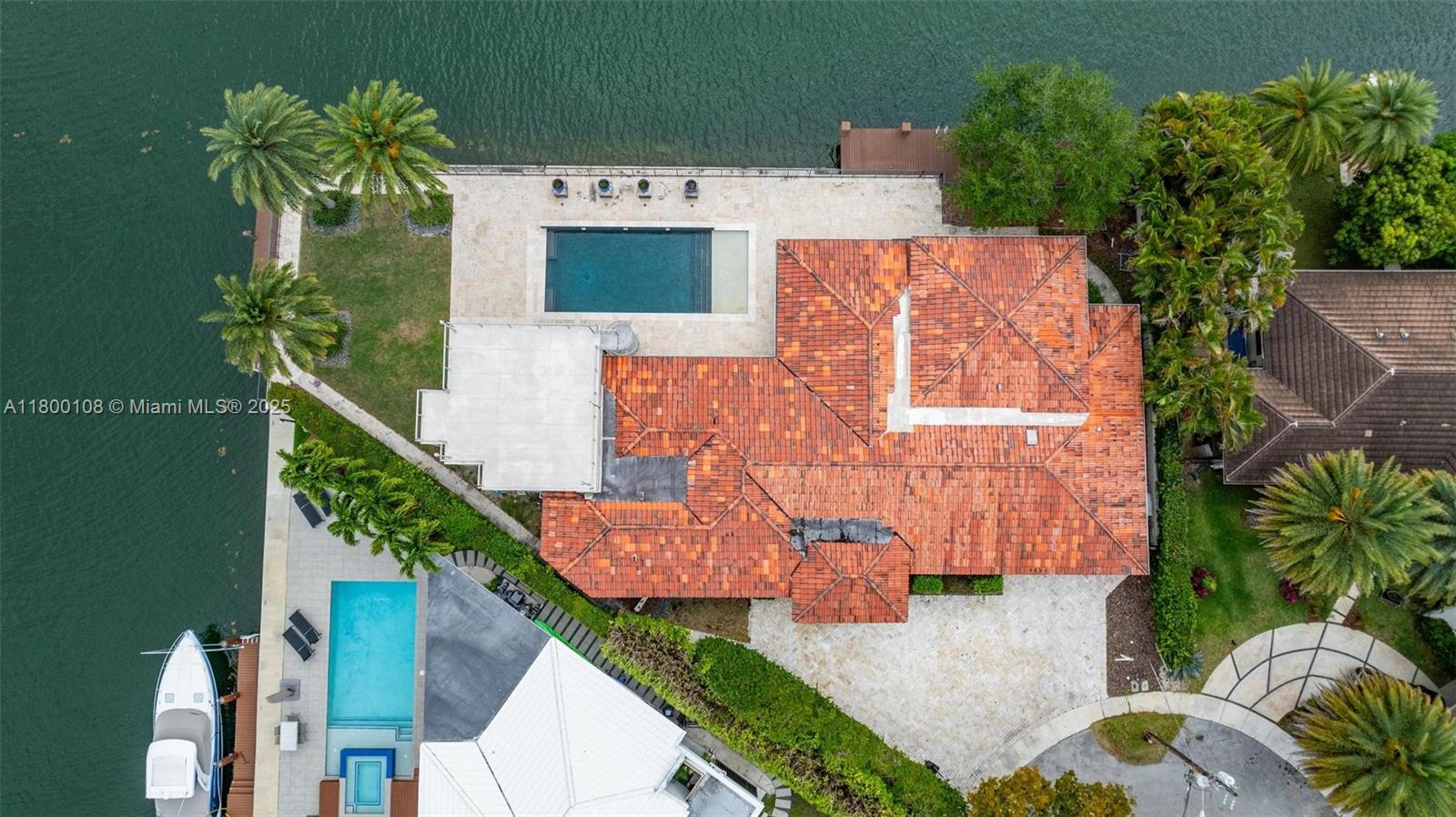 North Miami, Florida, 33181, United States, 5 Bedrooms Bedrooms, ,5 BathroomsBathrooms,Residential,For Sale,1804760