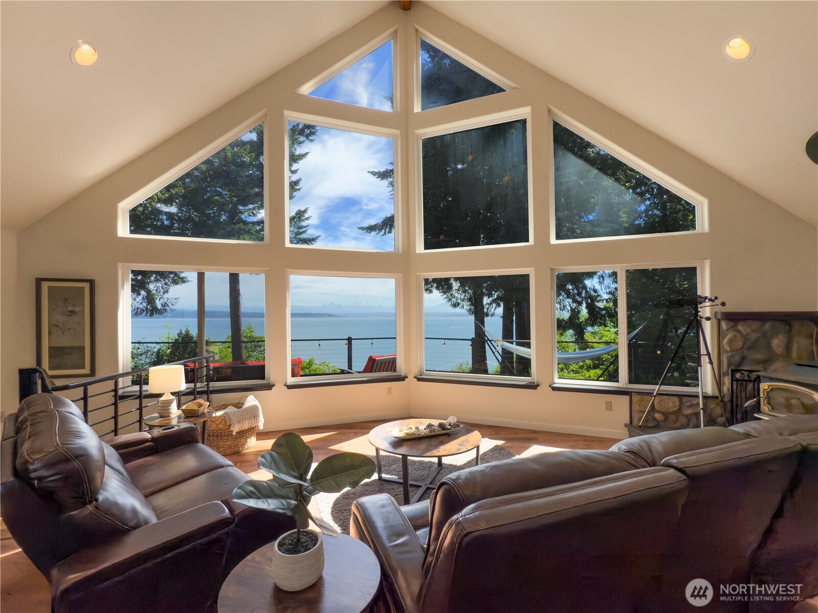 Hat Island, Washington, 98206, United States, 4 Bedrooms Bedrooms, ,2 BathroomsBathrooms,Residential,For Sale,1851024