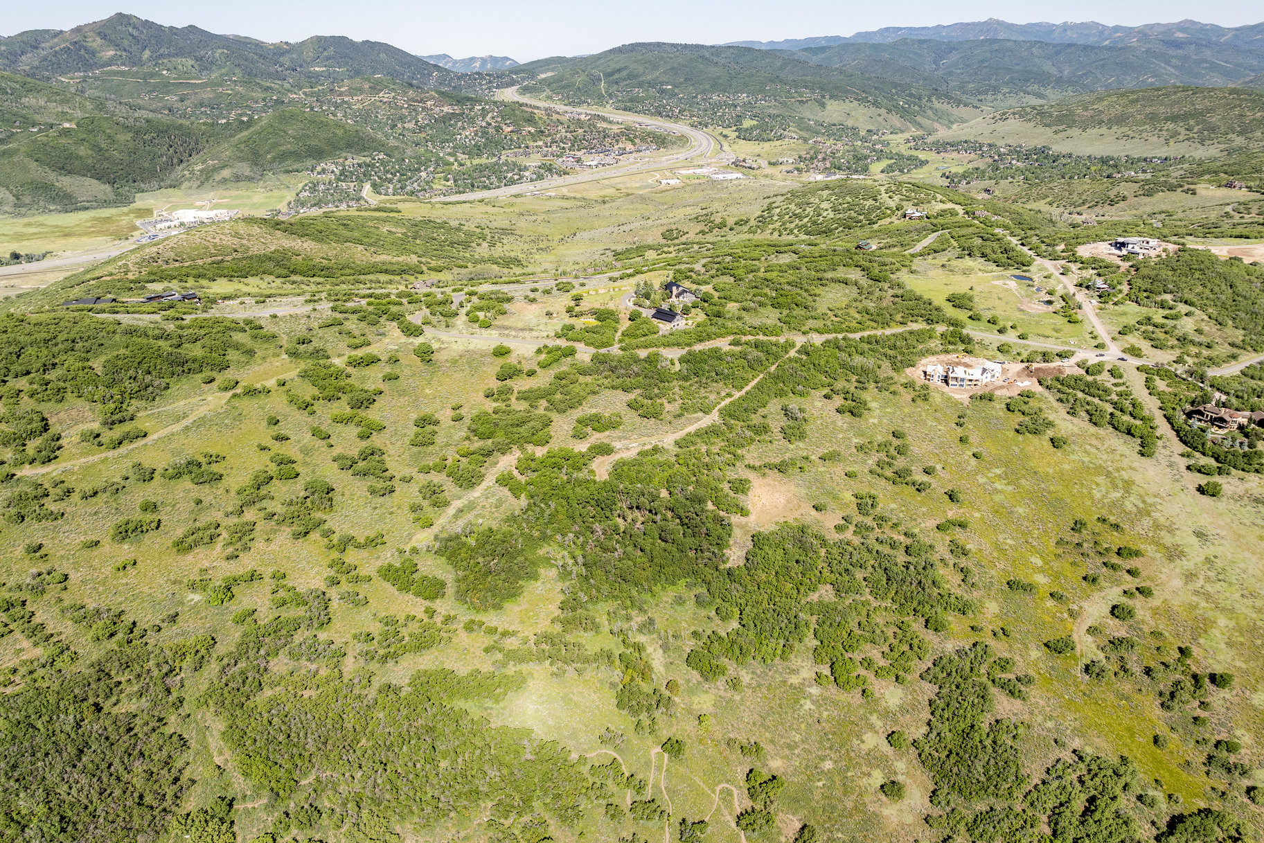  Privacy, Mountain Views, Downhill Build and Build up to Four Structures - 物件實景