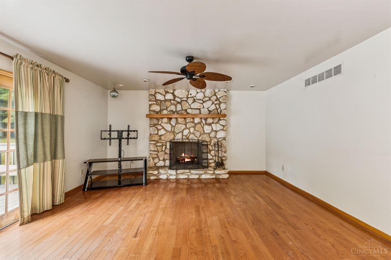 Batavia, Ohio, 45103, United States, 4 Bedrooms Bedrooms, ,4 BathroomsBathrooms,Residential,For Sale,1905917