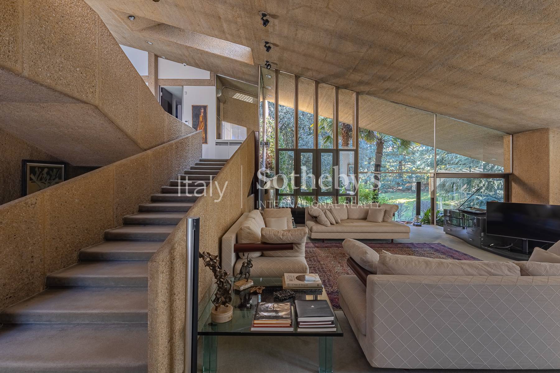  Designer villa surrounded by greenery - 物件實景