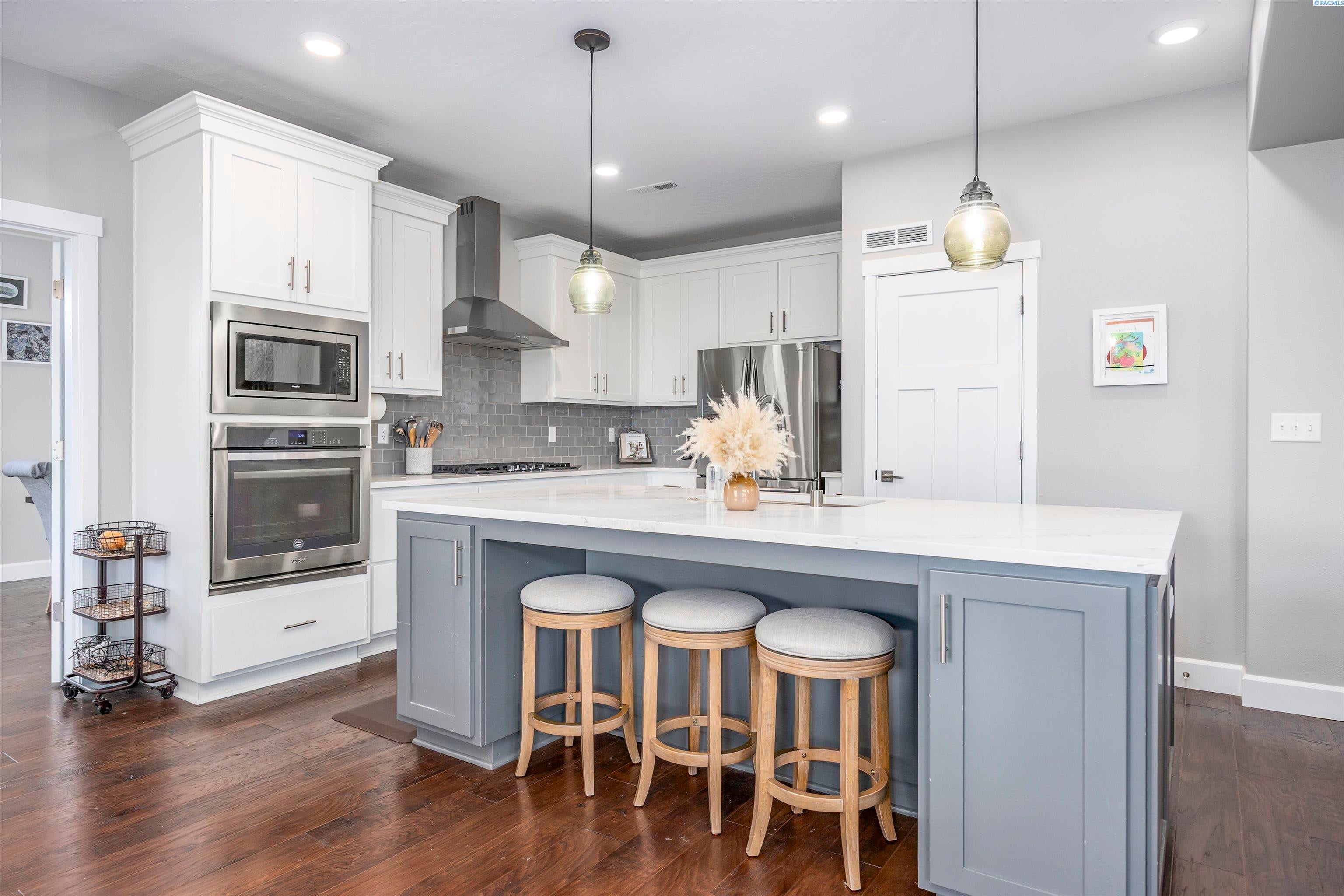 Pasco, Washington, 99301, United States, 3 Bedrooms Bedrooms, ,3 BathroomsBathrooms,Residential,For Sale,1977016