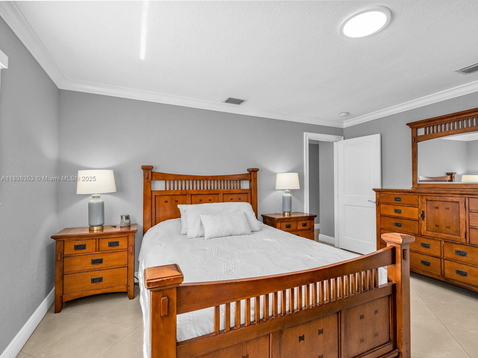 Miami, Florida, 33175, United States, 4 Bedrooms Bedrooms, ,2 BathroomsBathrooms,Residential,For Sale,1979447