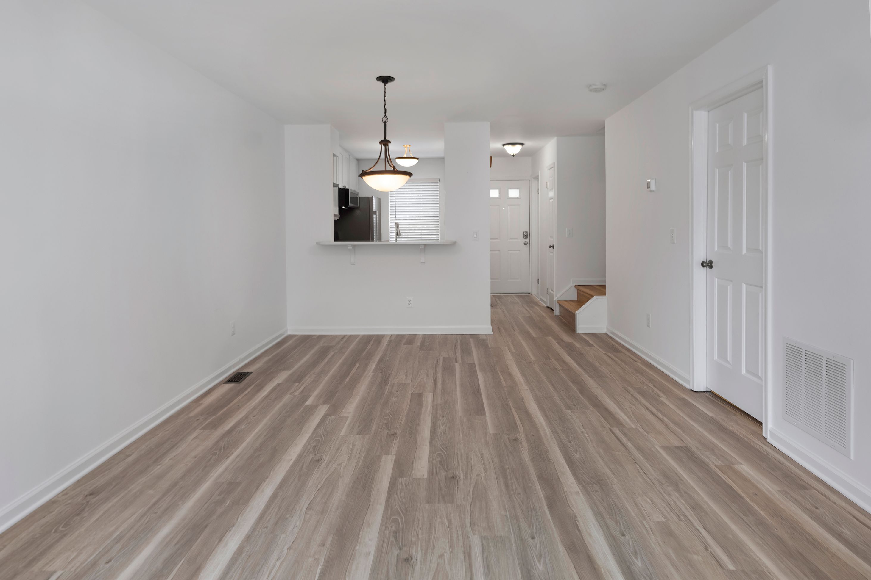  Freshly Renovated and Move-In Ready - 物件實景