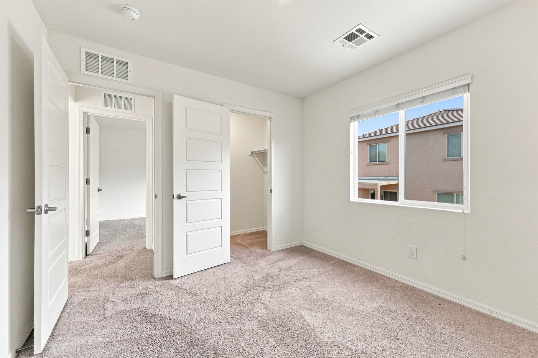 Move-In Ready Home with Great Investment Potential - 物件實景