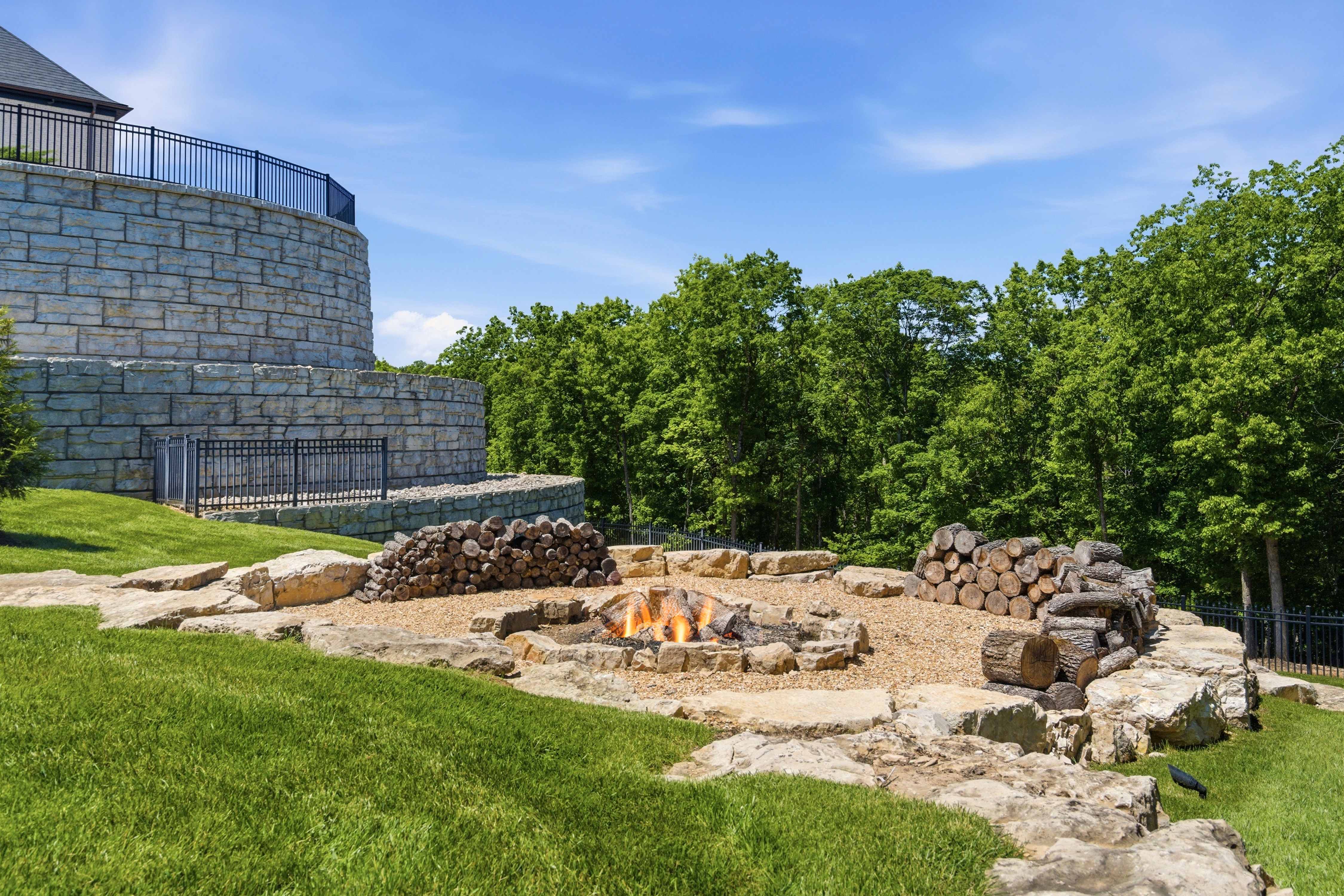  Luxurious Ozark Mountain Estate with Pool, Sports Complex & Private Track - 物件實景