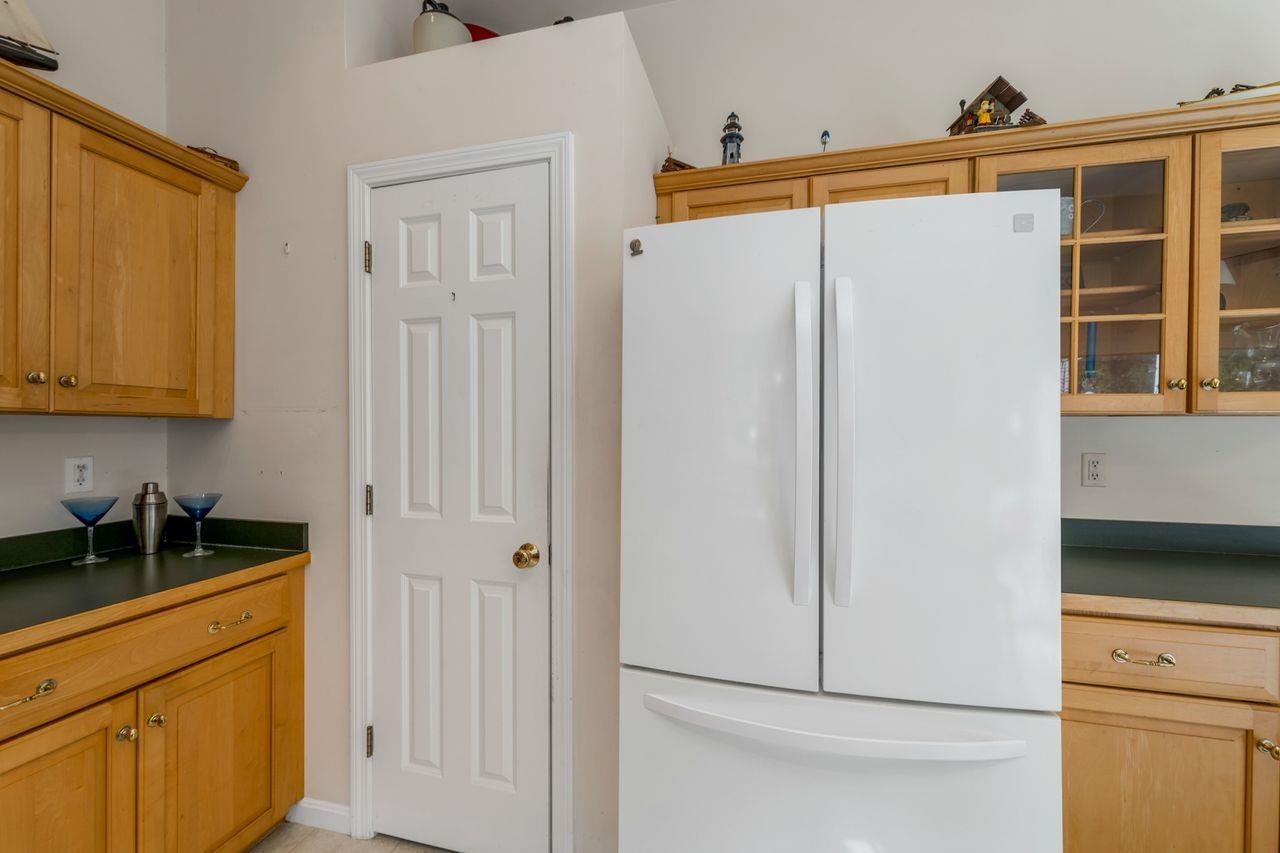 Seabrook, New Hampshire, 03874, United States, 3 Bedrooms Bedrooms, ,2 BathroomsBathrooms,Residential,For Sale,1986462