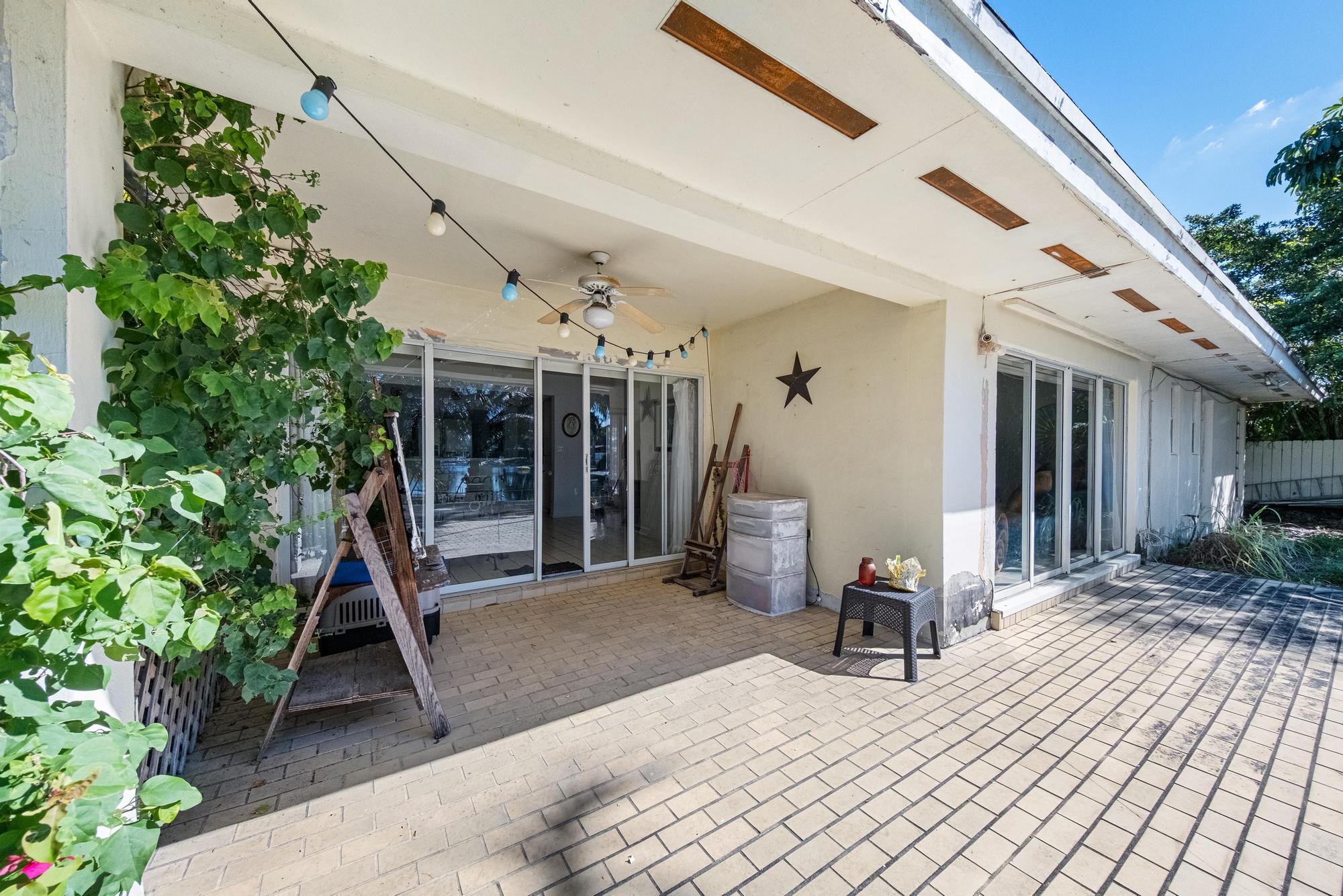 Miami, Florida, 33165, United States, 3 Bedrooms Bedrooms, ,2 BathroomsBathrooms,Residential,For Sale,1995452